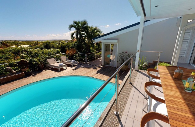 VILLA BEL'VUE ALL ON FOOT, 350m from the beach, restaurants and shops.
