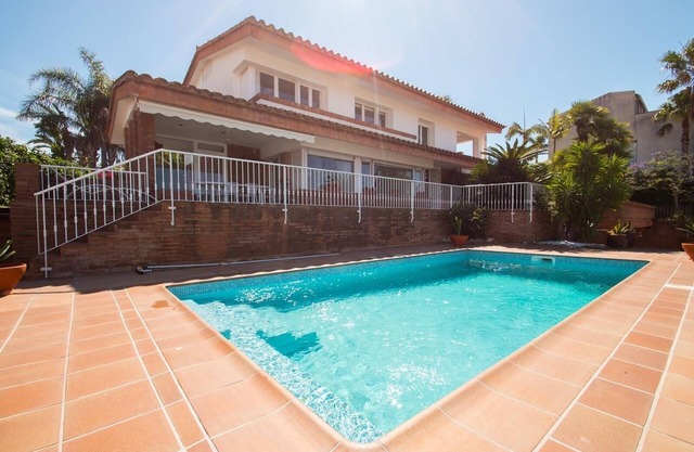 Villa 'Berganti' with Private Pool, Wi-Fi and Air Conditioning