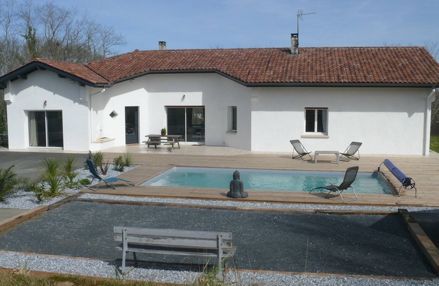 Villa between Landes and Basque Country, absolute calm, 15 mins from the beaches