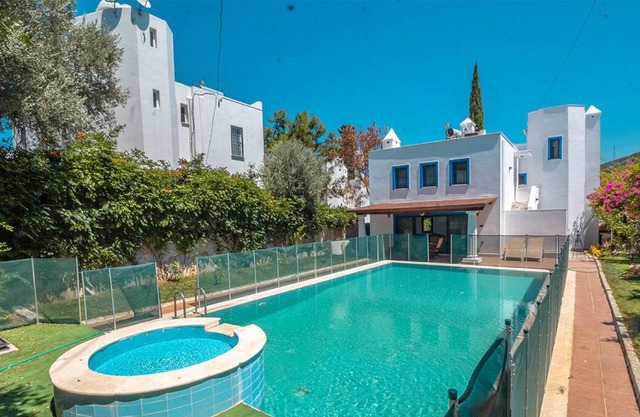 Villa Beyefendi, private pool, sleeps 8