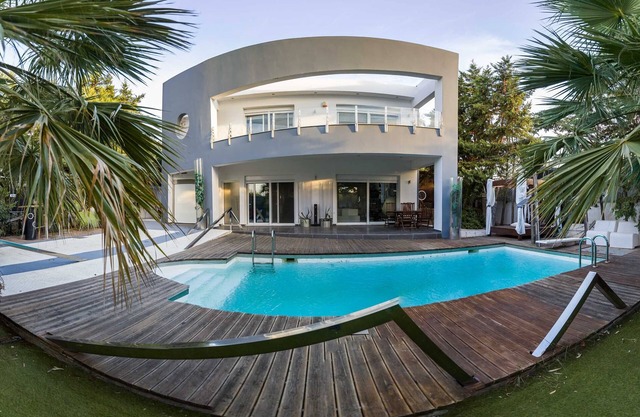 Villa BOND with Private Swimming Pool & SPA