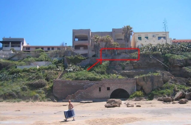 Villa Bosa, waterfront apartment, 10 meters from beach, WIFI, sleep 2