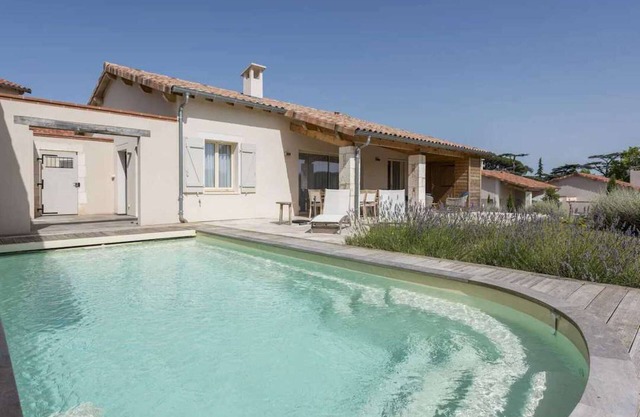 Villa Castelnau - air conditioning & heated swimming pool, perched in the grounds - XVI