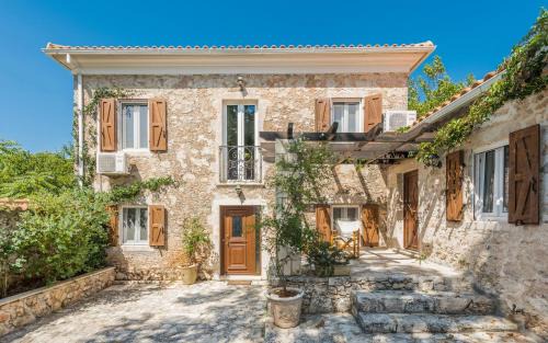 Villa Callisto- Elegant Villa with Pool