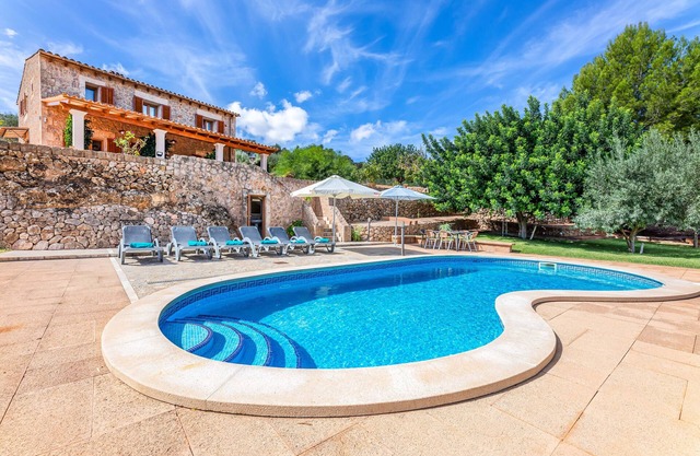 Villa 'Can Mirló' with Mountain View, Pool & Wi-Fi