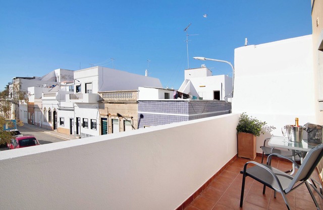 Villa 'Casa Mar-a-vila' with Private Terrace, Wi-Fi and Air Conditioning