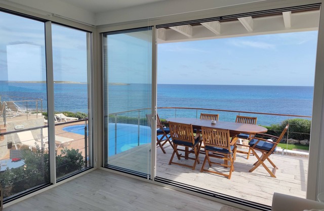 Villa CASA MILOS B&B Menorca, annex on the sea with swimming pool