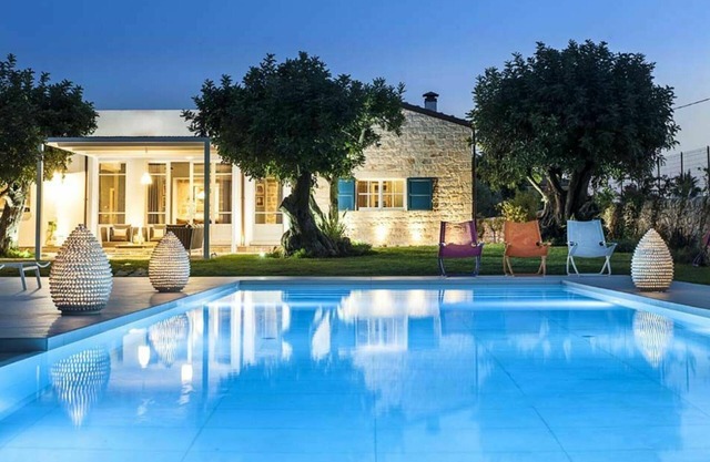 Villa Casi o Cantu - Holiday rental with swimming pool in Val di Noto, Sicily