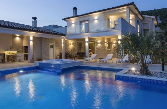 Villa Casta Diva near Labin - Rabac with sea view and wellness