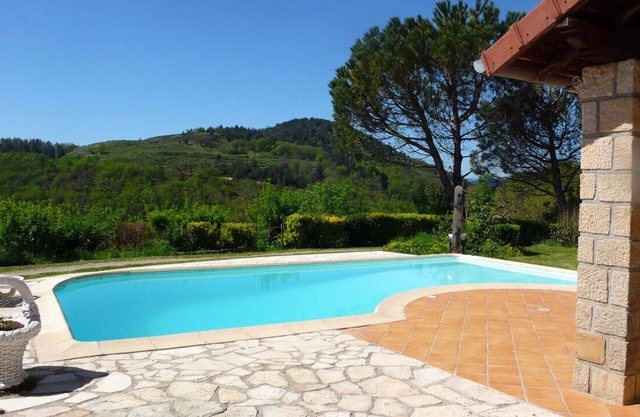 VILLA CASTANEA