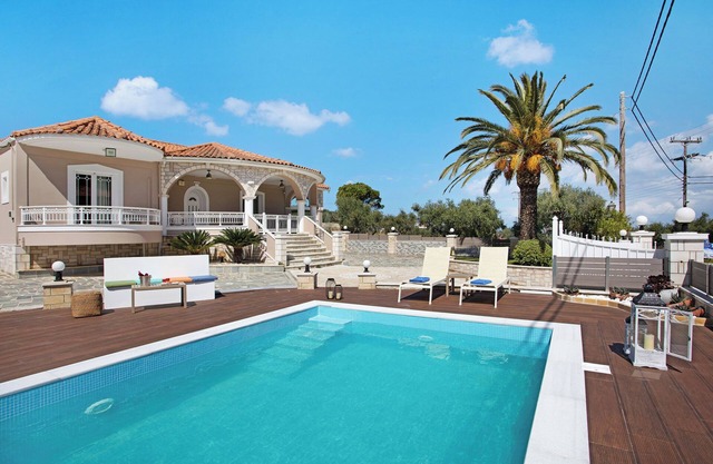 Villa "Chrysoula" with Mountain View, Private Pool & Wi-Fi