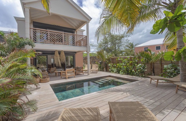 Villa Coco - Ocean Breeze Villa with Pool