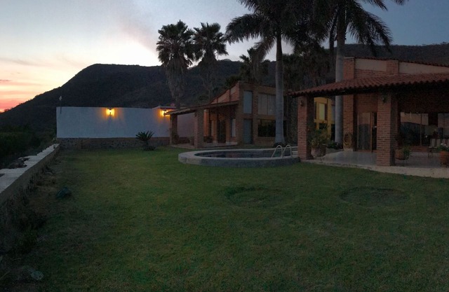 Villa Colibrí spectacular view of the lake we use 100% renewable energy
