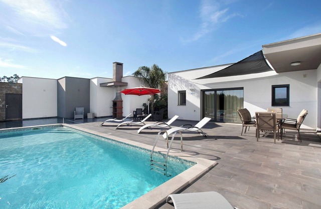 Villa 'Colina' with Mountain View, Private Pool and Wi-Fi