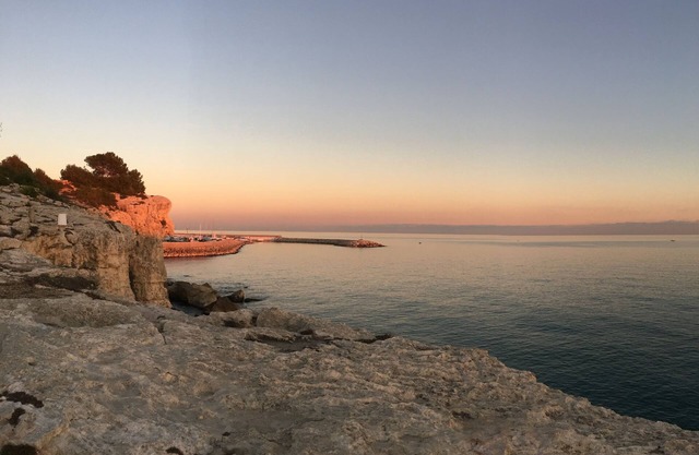 Villa completely renovated in peace, 100 m from the sea and close to the beaches