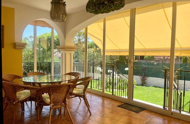 Villa con Piscina en Club de Golf