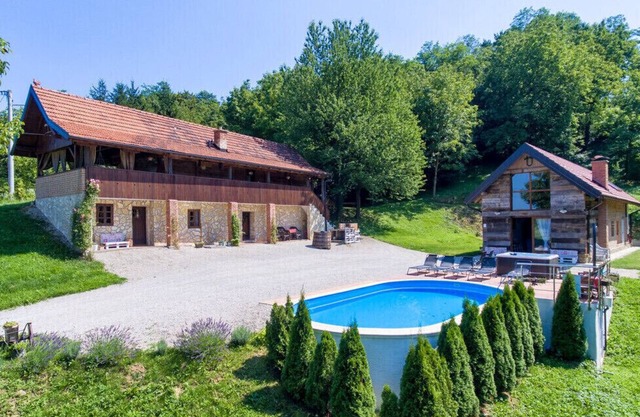 VILLA Country house Pijevci,pool and whirlpool