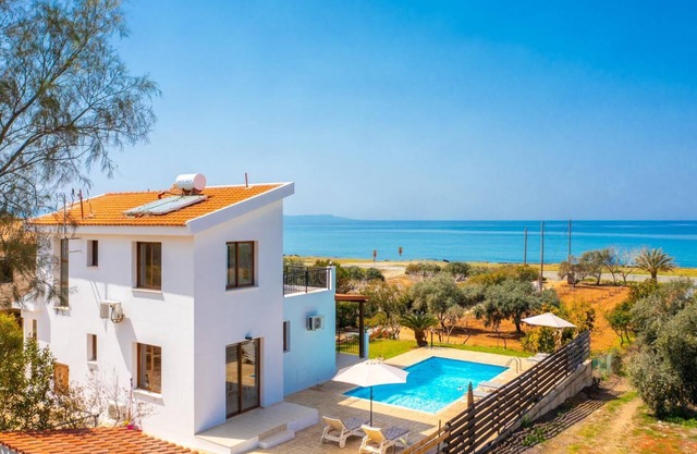 Villa Sunset - Three Bedroom Villa, Sleeps 7