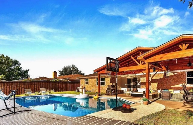 Villa D’Oro, Pool, Jacuzzi, Retro-Arcade & Fire Pit
