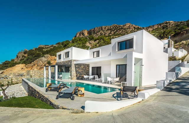 Villa Daniela Apartments with pool and seaview