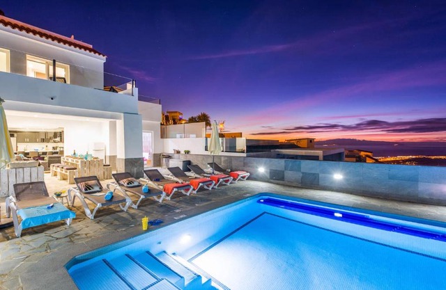 Villa Del Conde by Villa Plus