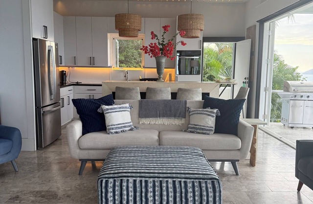Villa Del Mar, 5 bed 5 bath in Belmont Estates, near Longbay & Smugglers cove.