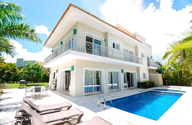 Villa Delmar in Iberostar Bavaro with private beach, Pool, jacuzzi, golf club