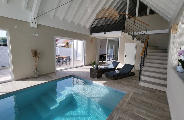 Villa Delta Spa Avec Piscine Intérieure et Baignoire Balnéo