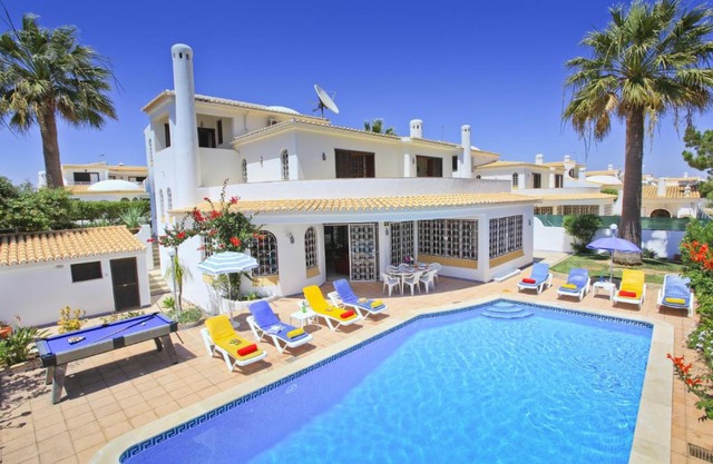 Villa Elanor by Villa Plus