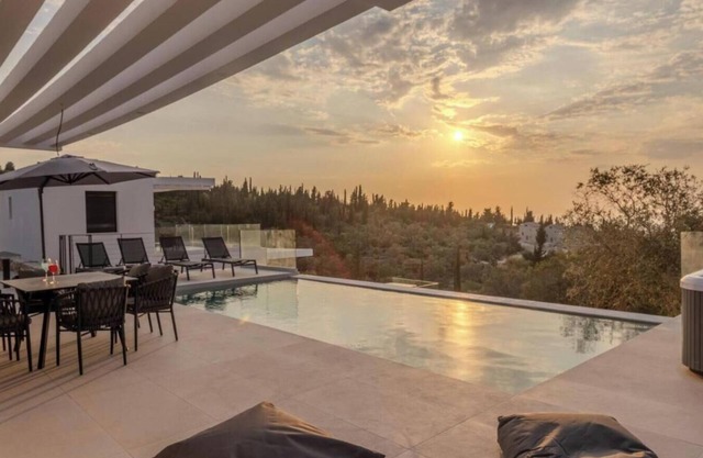Villa 'Eleutheria' with Sea View, Wi-Fi, and Air Conditioning