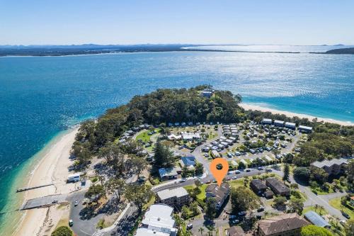 Villa Ellisa 5 10 Columbia Cl stunning unit with stunning views