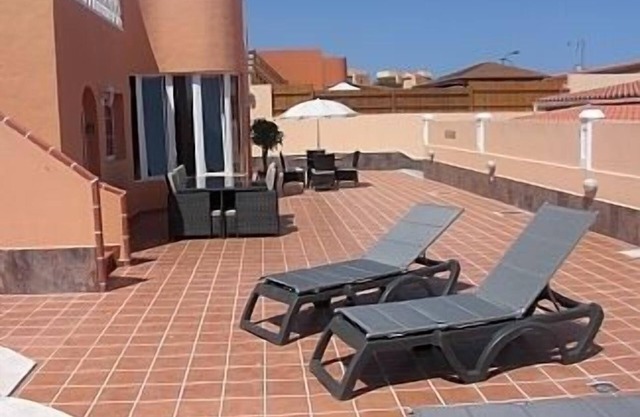 Villa 4 Bedroom 2 X En Suite And Bedroom 4 has it's own toilet 10 metre H/pool