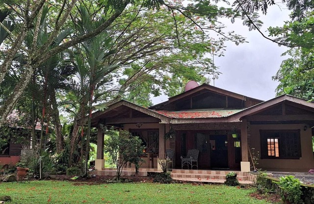 Villa Esmeralda House