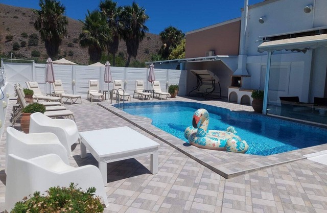 Villa Fantasia- Less than 5-Min Walk to Kalivaki Beach with private pool