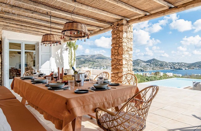 Villa Finikas with infinity pool