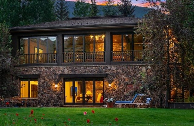 Villa Fleuve: Retreat House. A luxurious property in Sun Valley