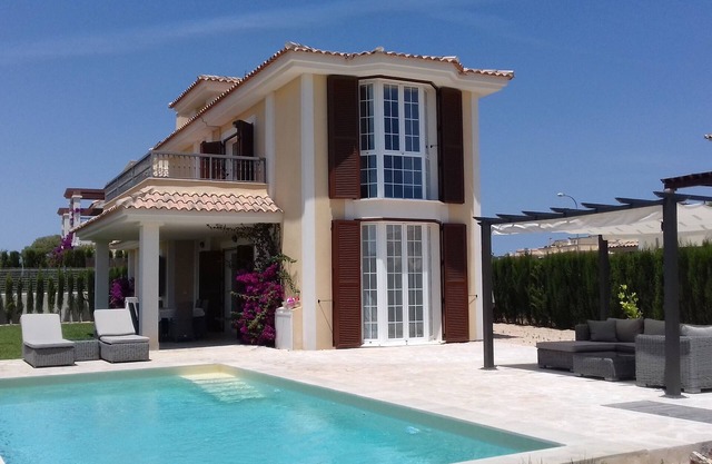 Villa for 6 pers., pool, near the sea, air conditioning, WiFi