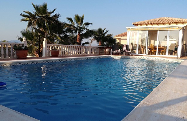 Villa for 8 people with private swimming pool