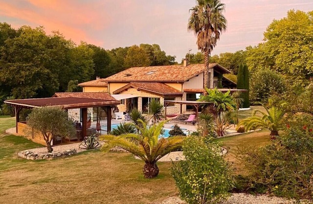 Villa Larroque at the gates of Bayonne, Biarritz, Hossegor and Capbreton