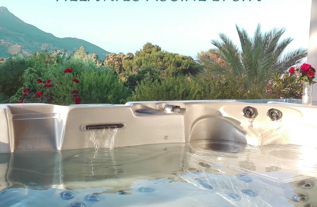VILLA fully air-conditioned Swimming pool Jacuzzi near Ajaccio, Porticcio and beaches