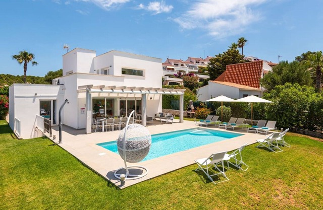 Villa Galerna · ❤️Villa Galerna❤️Modern villa with private pool, free AC & WiFi