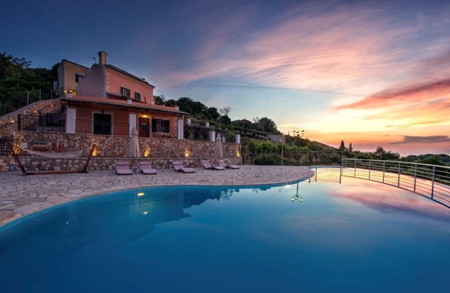 Villa Gallini Sleeps 4 (2 Bedrooms)