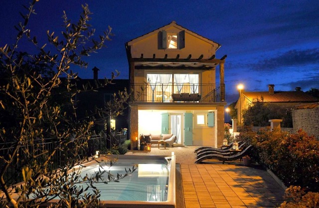Villa Gisella with heated swimming pool