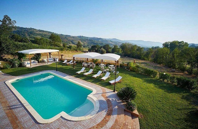 Villa Giuncalia Grande: A welcoming two-story age-old farm house surrounded by the greenery, with Free WI-FI.