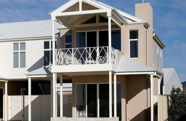 Villa Grenada, Aldinga Beach Getaways, an Esplanade oceanfront property