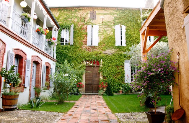 Villa Hadrien, calm in a charming villa in Plaisance du Gers