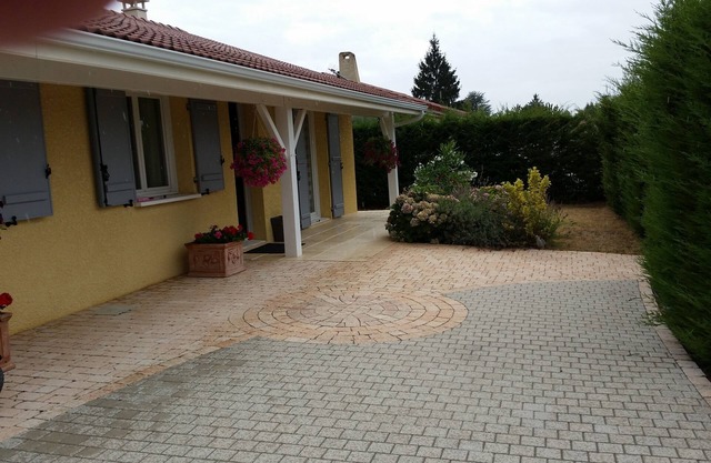 VILLA HAUT DE GAME IN THE MIDDLE OF THE RHONE ALPES REGION