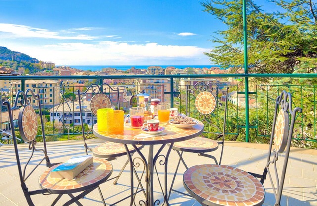 Villa Helvezia - Very large apartment with panoramic terraces, near the centre and beach