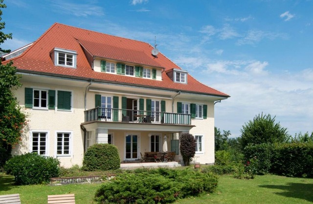 Villa Hoyerberg vacation apartment - special villa apartment with garden and view