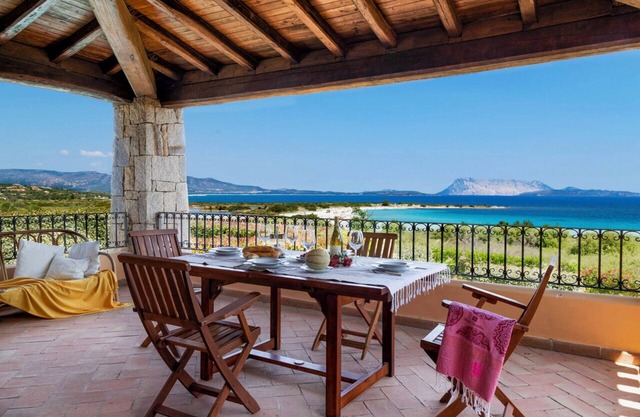 Villa "Ida Isuledda" with Pool, Garden & Wi-Fi